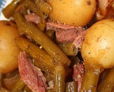 Slow cooker green beans, ham and potatoes