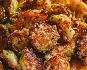 Garlic Parmesan Roasted Brussel Sprouts