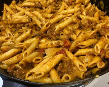 Meaty cheesy chili mac with penne pasta!