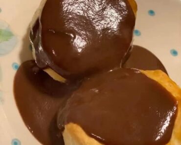 Chocolate Gravy and Biscuits