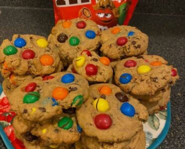 Peanut butter m&ms cookies
