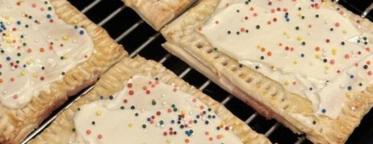 Homemade Strawberry Pop-Tarts