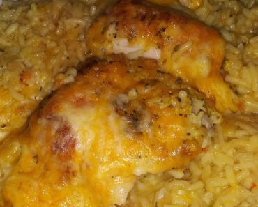 Cheesy Chicken and Rice Casserole