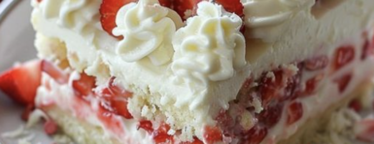 Strawberry Earthquake Cake