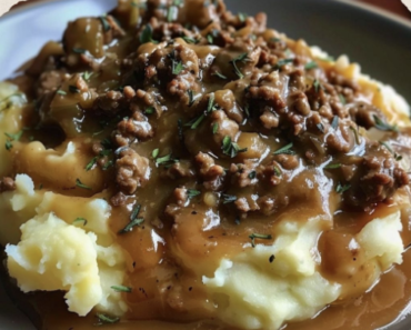 Ground Beef Gravy over Mashed Potatoes