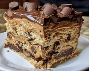 Peanut Butter Cup Dump Cake