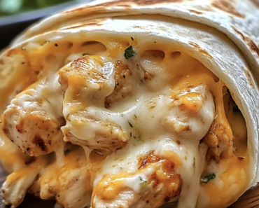 Cheesy Garlic Chicken Wraps