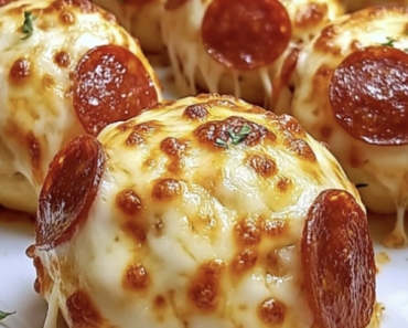 Pepperoni Pizza Bombs