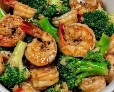 24- Stir-Fried Shrimp and Broccoli Recipe