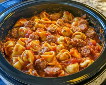 24-Crockpot Cheese Tortellini and Sausage – An Easy, Cheesy Dinner! 24-Crockpot Cheese Tortellini and Sausage – An Easy, Cheesy Dinner!