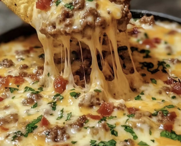 24-Sizzling Bacon Cheeseburger Queso Dip 24-Sizzling Bacon Cheeseburger Queso Dip