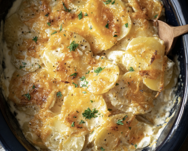 Slow Cooker Scalloped Potatoes