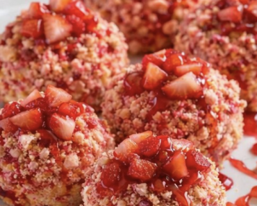 Strawberry Cheesecake Bites.26